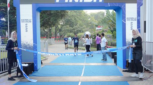 Race photo from KEMLU RUN 2025