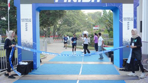 Race photo from KEMLU RUN 2025