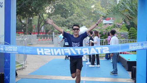 Race photo from KEMLU RUN 2025