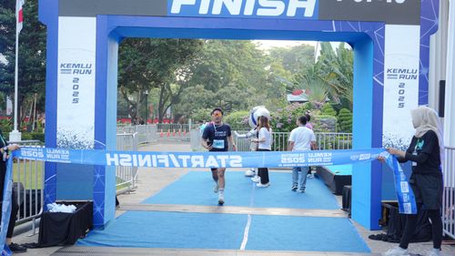 Race photo from KEMLU RUN 2025