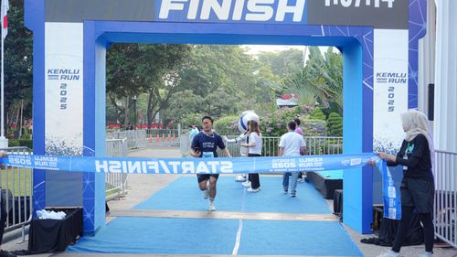Race photo from KEMLU RUN 2025