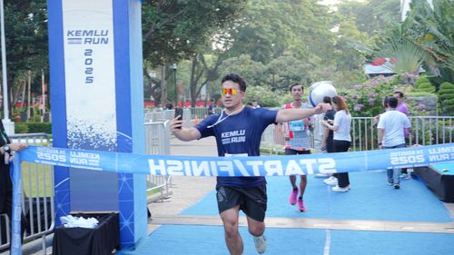 Race photo from KEMLU RUN 2025