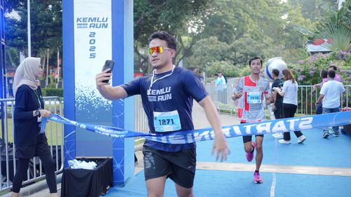 Race photo from KEMLU RUN 2025