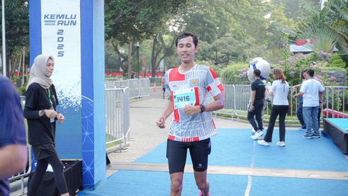 Race photo from KEMLU RUN 2025