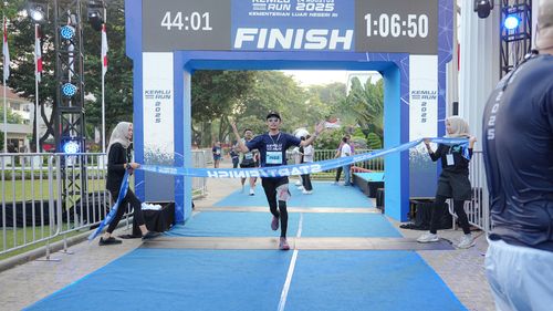 Race photo from KEMLU RUN 2025