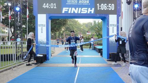 Race photo from KEMLU RUN 2025