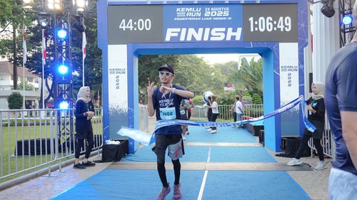 Race photo from KEMLU RUN 2025