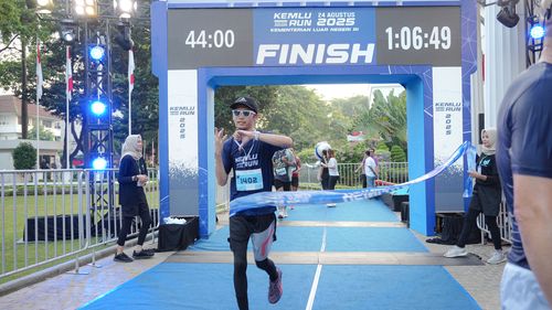 Race photo from KEMLU RUN 2025