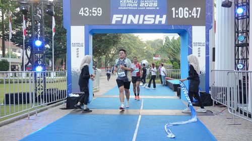 Race photo from KEMLU RUN 2025