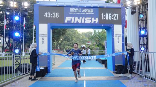 Race photo from KEMLU RUN 2025