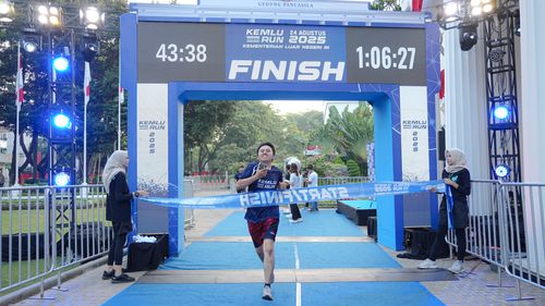 Race photo from KEMLU RUN 2025