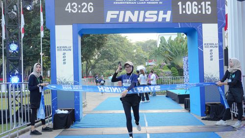 Race photo from KEMLU RUN 2025