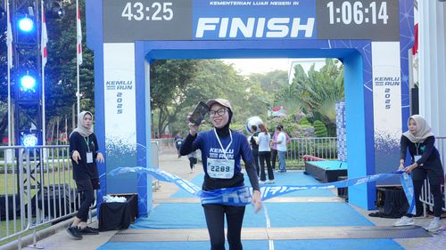 Race photo from KEMLU RUN 2025