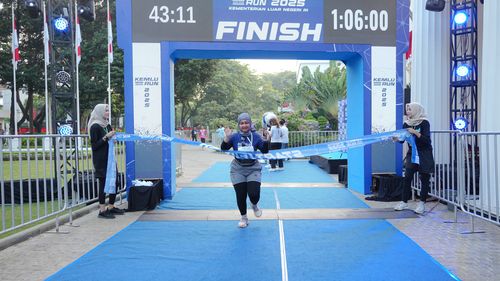 Race photo from KEMLU RUN 2025
