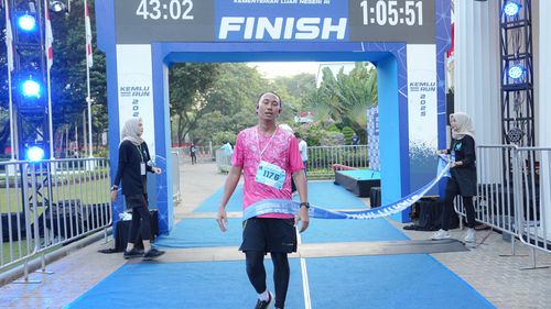 Race photo from KEMLU RUN 2025