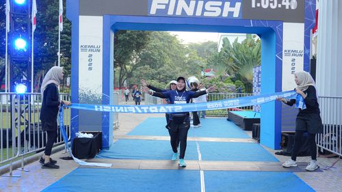Race photo from KEMLU RUN 2025