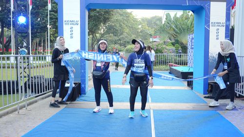 Race photo from KEMLU RUN 2025