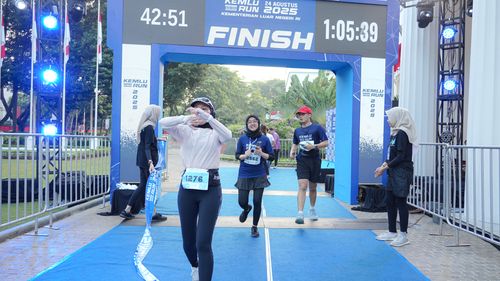 Race photo from KEMLU RUN 2025