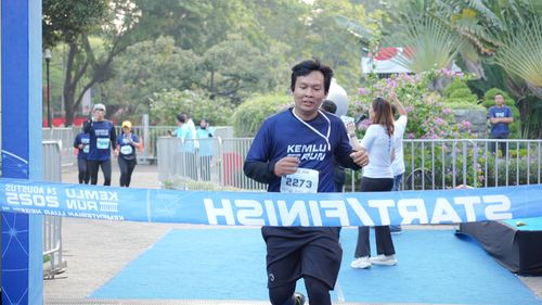 Race photo from KEMLU RUN 2025