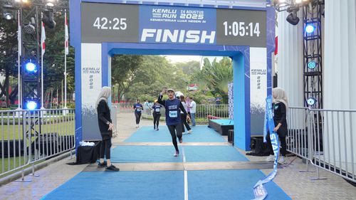 Race photo from KEMLU RUN 2025