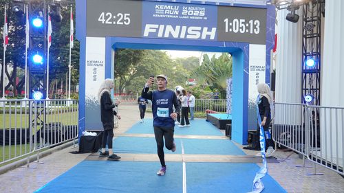 Race photo from KEMLU RUN 2025