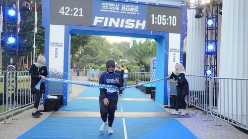 Race photo from KEMLU RUN 2025