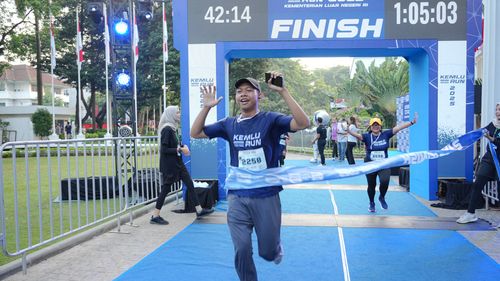 Race photo from KEMLU RUN 2025