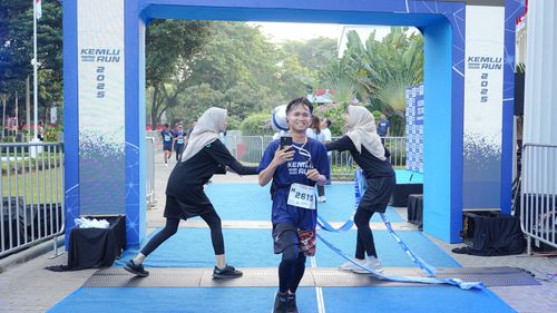 Race photo from KEMLU RUN 2025