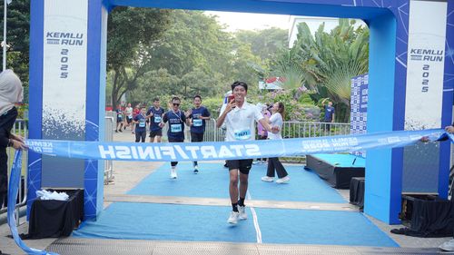 Race photo from KEMLU RUN 2025