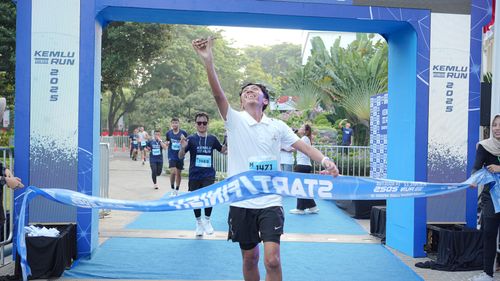 Race photo from KEMLU RUN 2025