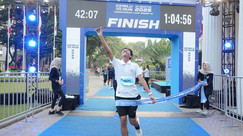 Race photo from KEMLU RUN 2025