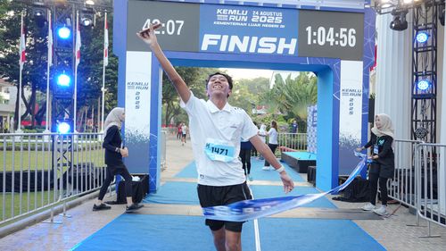 Race photo from KEMLU RUN 2025
