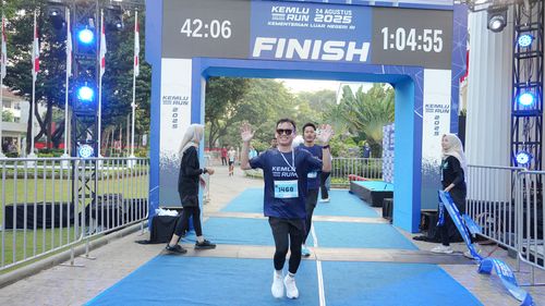 Race photo from KEMLU RUN 2025