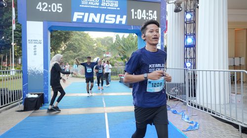 Race photo from KEMLU RUN 2025