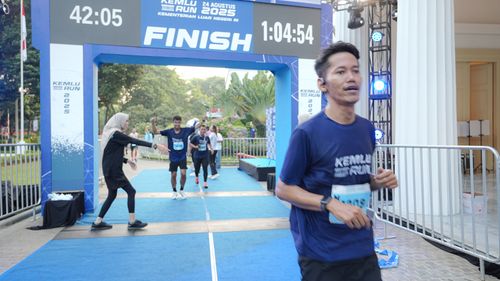Race photo from KEMLU RUN 2025