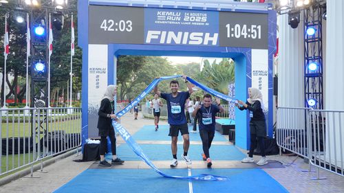 Race photo from KEMLU RUN 2025