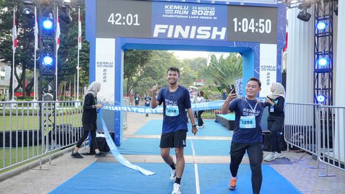 Race photo from KEMLU RUN 2025