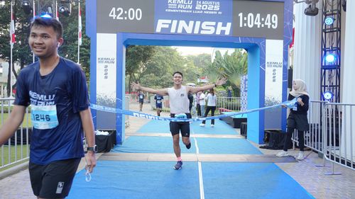 Race photo from KEMLU RUN 2025