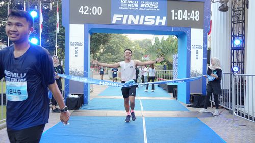 Race photo from KEMLU RUN 2025