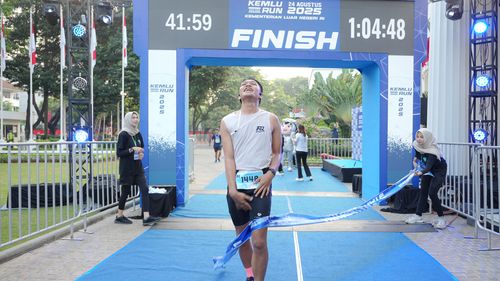 Race photo from KEMLU RUN 2025