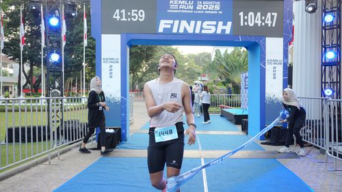 Race photo from KEMLU RUN 2025