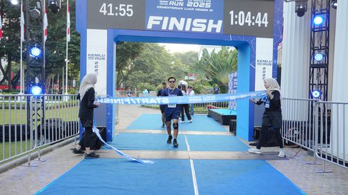 Race photo from KEMLU RUN 2025