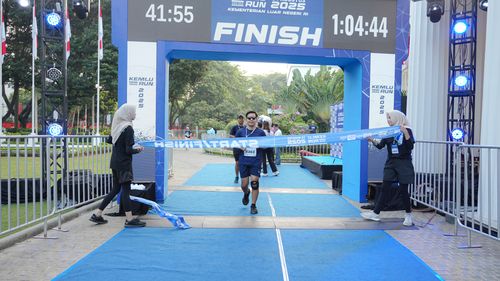 Race photo from KEMLU RUN 2025