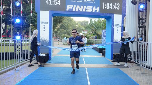 Race photo from KEMLU RUN 2025