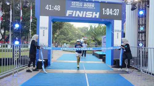 Race photo from KEMLU RUN 2025