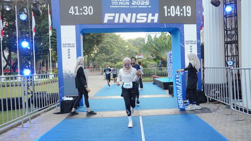 Race photo from KEMLU RUN 2025
