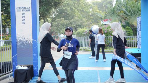 Race photo from KEMLU RUN 2025