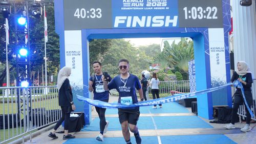 Race photo from KEMLU RUN 2025