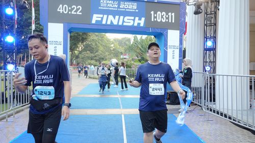 Race photo from KEMLU RUN 2025
