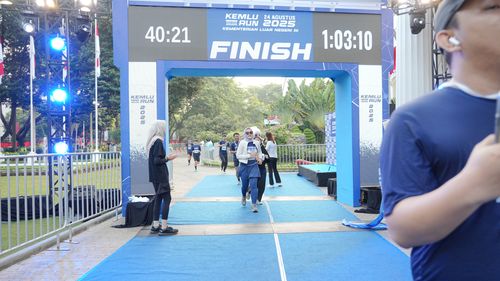 Race photo from KEMLU RUN 2025